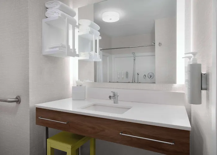 Hampton 3* Yorkville