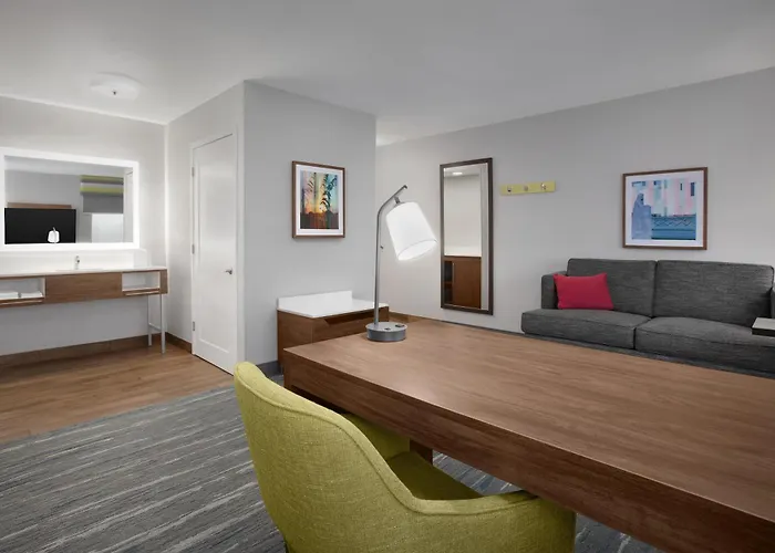 Hotel Hampton 3*